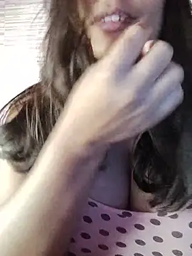 Juliee_21's Live XXX Chat