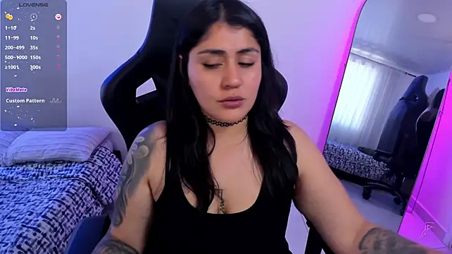 Chat XXX en directo de karlie02_