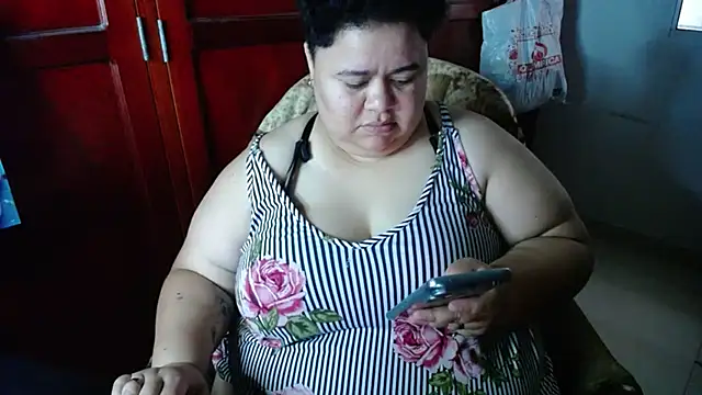 Živý XXX chat hotlesby4uxxx