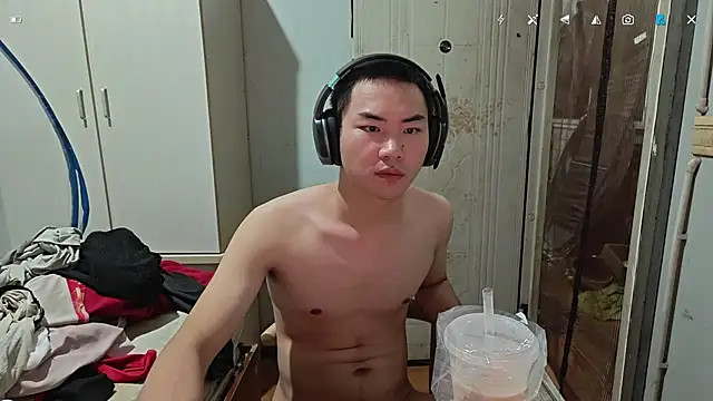 Chatroom XXX en direct de dyjdddttj