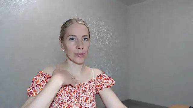 Javelinka Adlı Modelin Canlı XXX Sohbeti