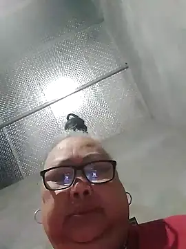 Chat +18 de YourMomy- ao vivo