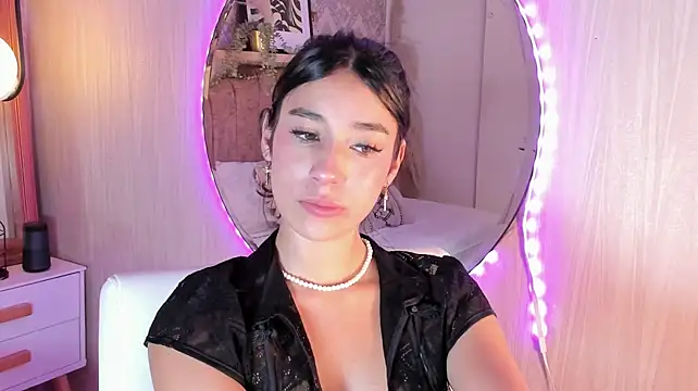 Nanami_'s Live XXX Chat