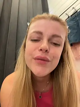 HarrietDart Show in webcam