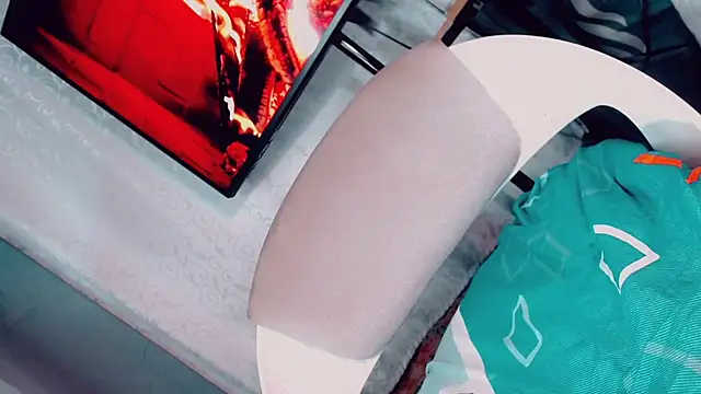 CharlotteBigCock – webcam-show