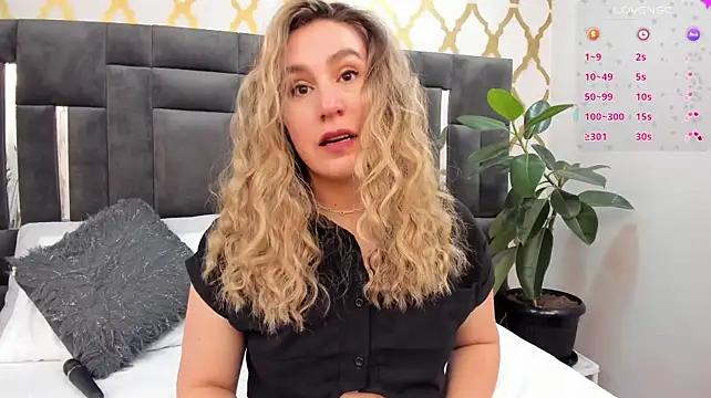 RubbyTaylor élő XXX-chatje