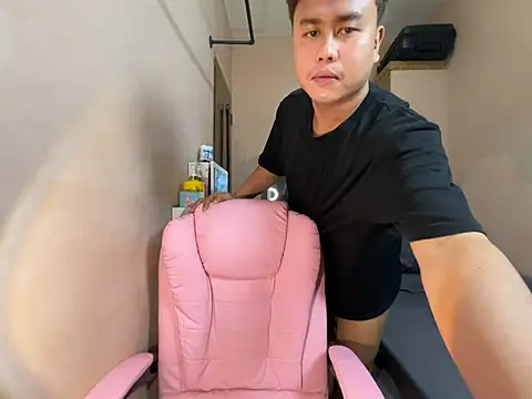 MHART-12's Live XXX Chat