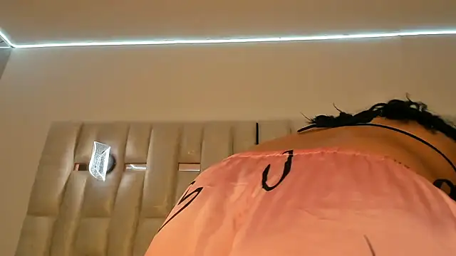 Lovely_celeste Adlı Modelin Canlı XXX Sohbeti