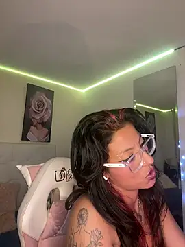 Chat +18 de SamathaMay ao vivo