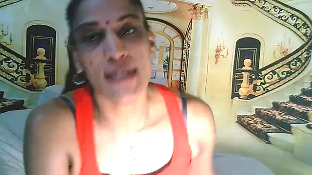 IndianSexcSmyle's Live XXX Chat