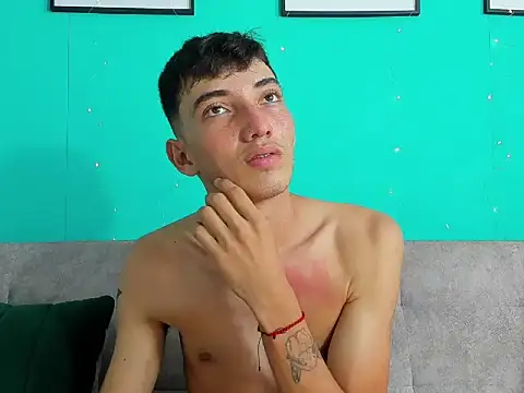 MaikolOrtizz 라이브 XXX 채팅