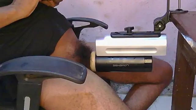 Chat +18 de HotXKrish ao vivo