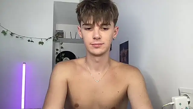 YourMilkyGuy live XXX chat