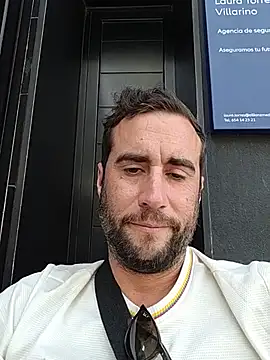 HotMan69- live XXX chat