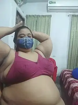 momo_loves' Live XXX Chat