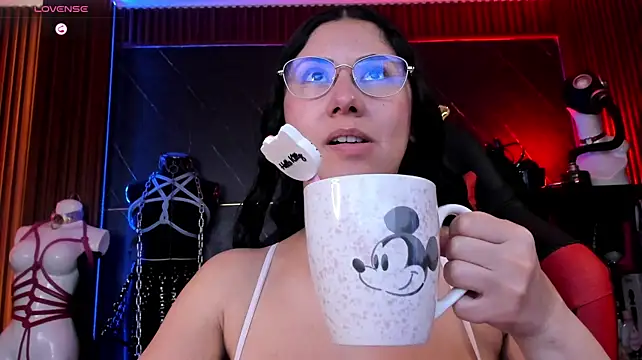 Chat +18 de XiaQueen ao vivo