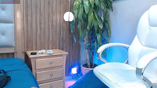Chat +18 de Colby_driscoll ao vivo
