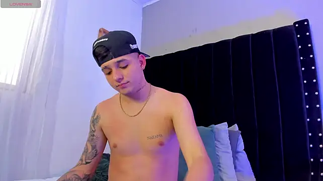 Boy_Mathew Adlı Modelin Canlı XXX Sohbeti