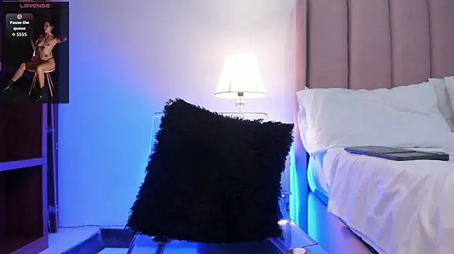Chat +18 de edenivy_ ao vivo