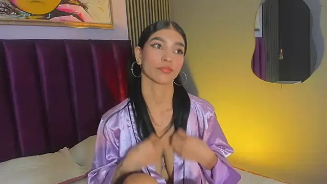 Chat +18 de LauraAristizabal ao vivo