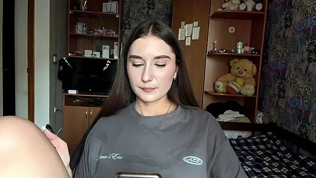 Chat +18 de KittyNoSkirty ao vivo