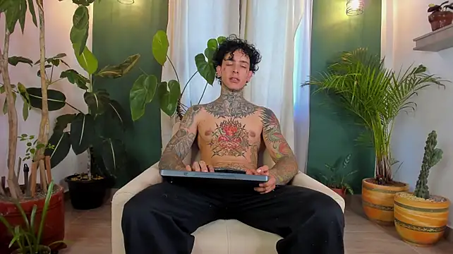 XXX chat uživo modela aron_ford77