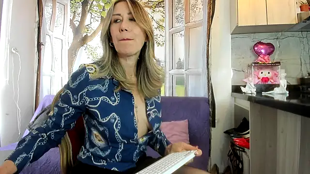 Živý XXX chat ashleymilf_1