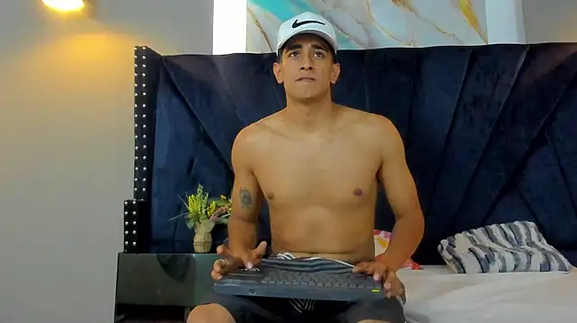 Lucifer_starr Webcam Show