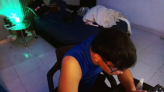 צ'אט XXX בשידור חי של Mr_yisuzz