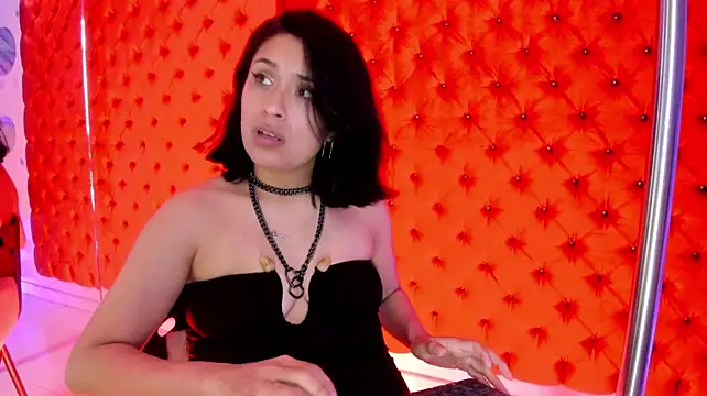 Roxanne_Han Adlı Modelin Canlı XXX Sohbeti