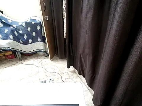 Chat +18 de nayan-sweet ao vivo