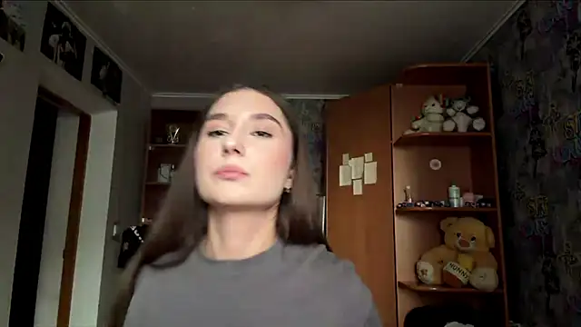 Chat +18 de KittyNoSkirty ao vivo
