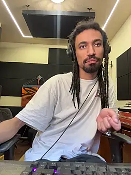 Chat +18 de FavelaDaddyCum ao vivo