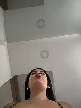 Issane_Peru Chat XXX in diretta