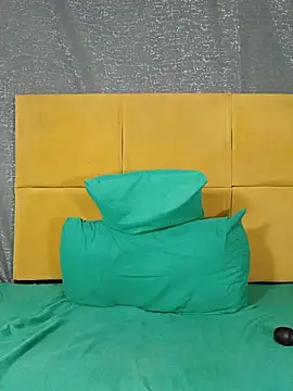HugeTitisxx's Webcam Show