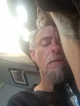 צ'אט XXX בשידור חי של 19JaSon83
