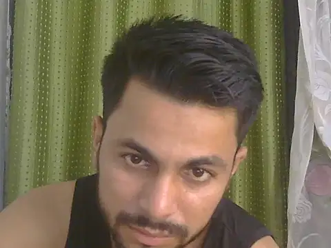 Stubborndesiboy 라이브 XXX 채팅