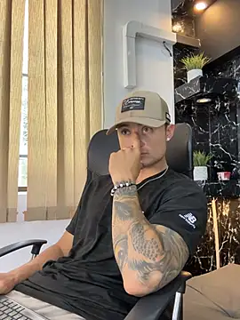 Chat XXX ao vivo de Alexander_ferre