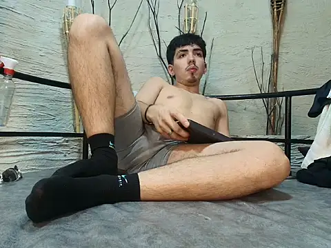 AxelStong live XXX chat