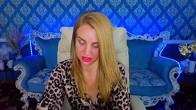 Chat +18 de GabriEllla_4U ao vivo
