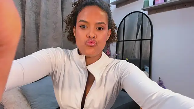 Chat +18 de Amelia_bss ao vivo