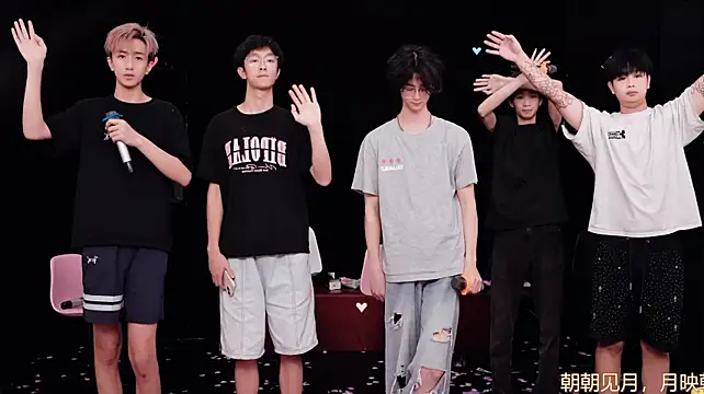 Chenyong123's Live XXX Chat