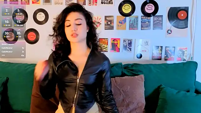 Chat +18 de Maya_Rogerss ao vivo