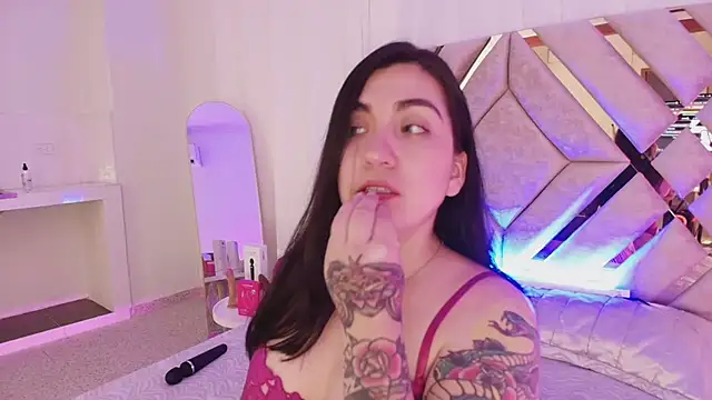 Chat +18 de KathiaJenner ao vivo
