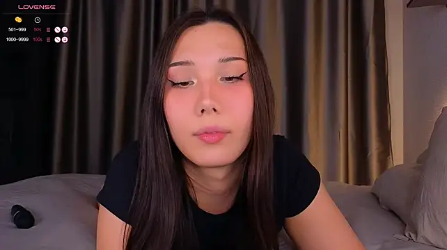 Show modela Kaia_Sunshine_Mia na web-kameri
