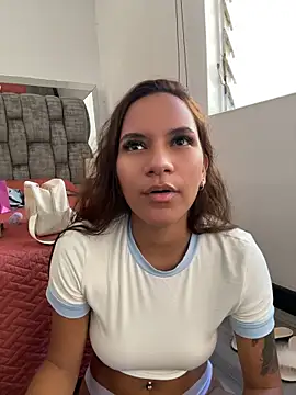 amara_wet04's Webcam Show