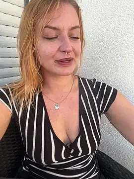 CherryyCheeks Chat XXX in diretta