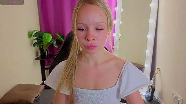 Milana_r0se's Live XXX Chat