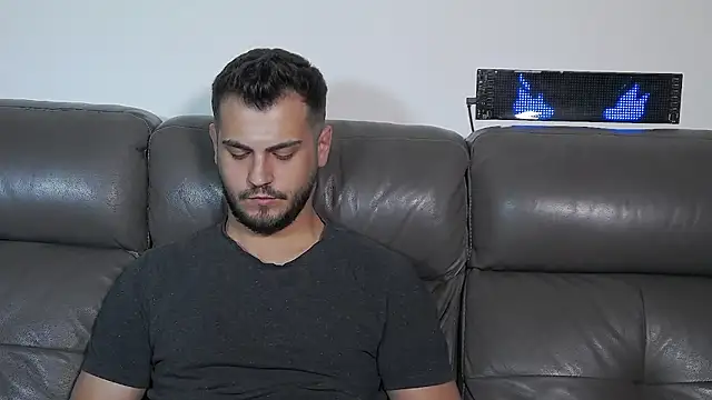 Czat XXX na żywo – CrazyDom1