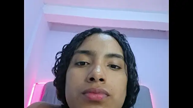 Chat XXX en directo de Cataleya_ja